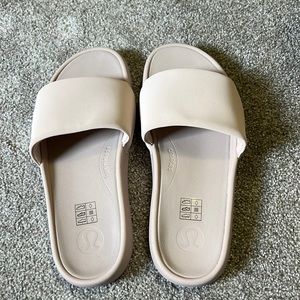 Lululemon slides size 7